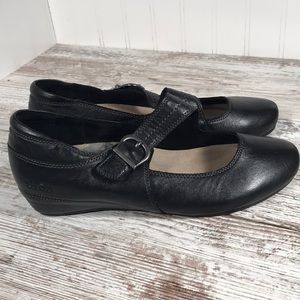 TAOS Mary Jane shoes with Velcro buckle black 8